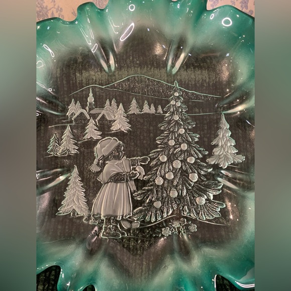 VTG Mikasa Spruce Green Ruffled Edge Frosted Glass Christmas Story 13" Platter - Picture 3 of 13